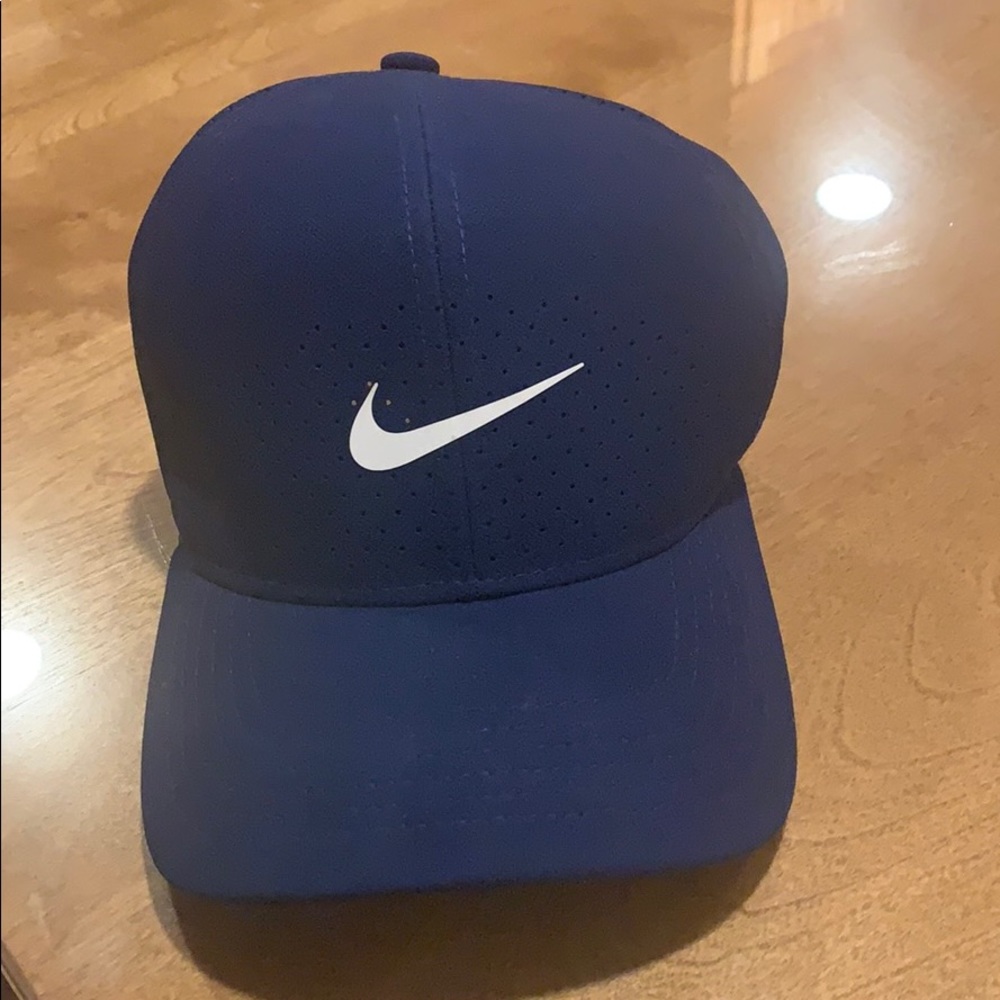 Dark blue nike hat